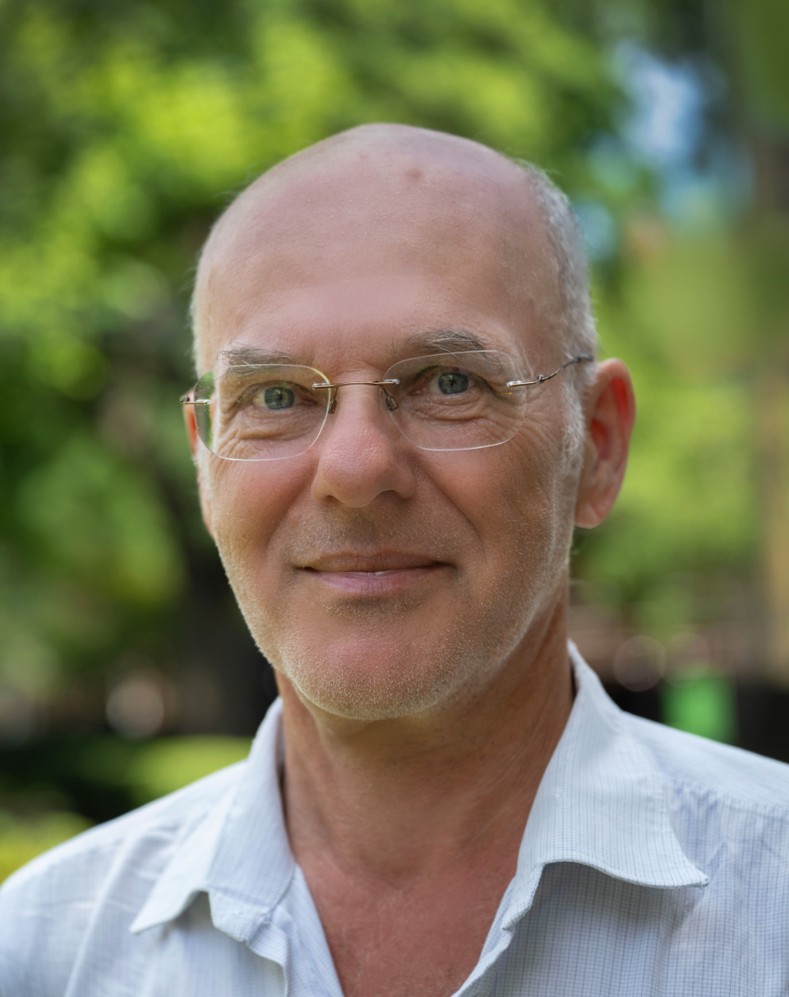Dr. Peter  Uetz